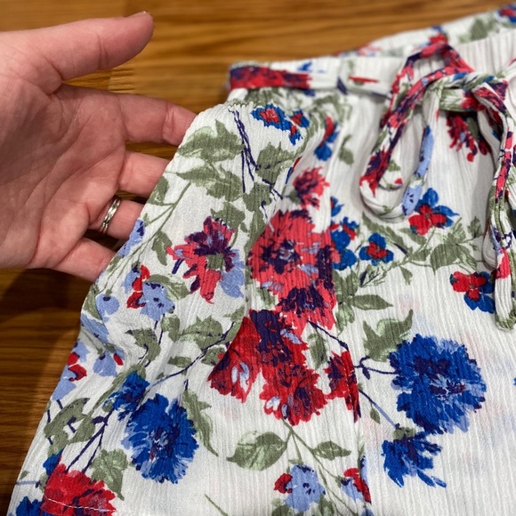 Gypsy BOHO Floral Loose Fitting Shorts Medium - Picture 4 of 9